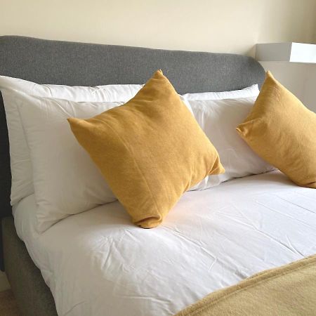 Ashford Holiday Home Sleeps 6 Free Parking Wifi Willesborough Exterior photo