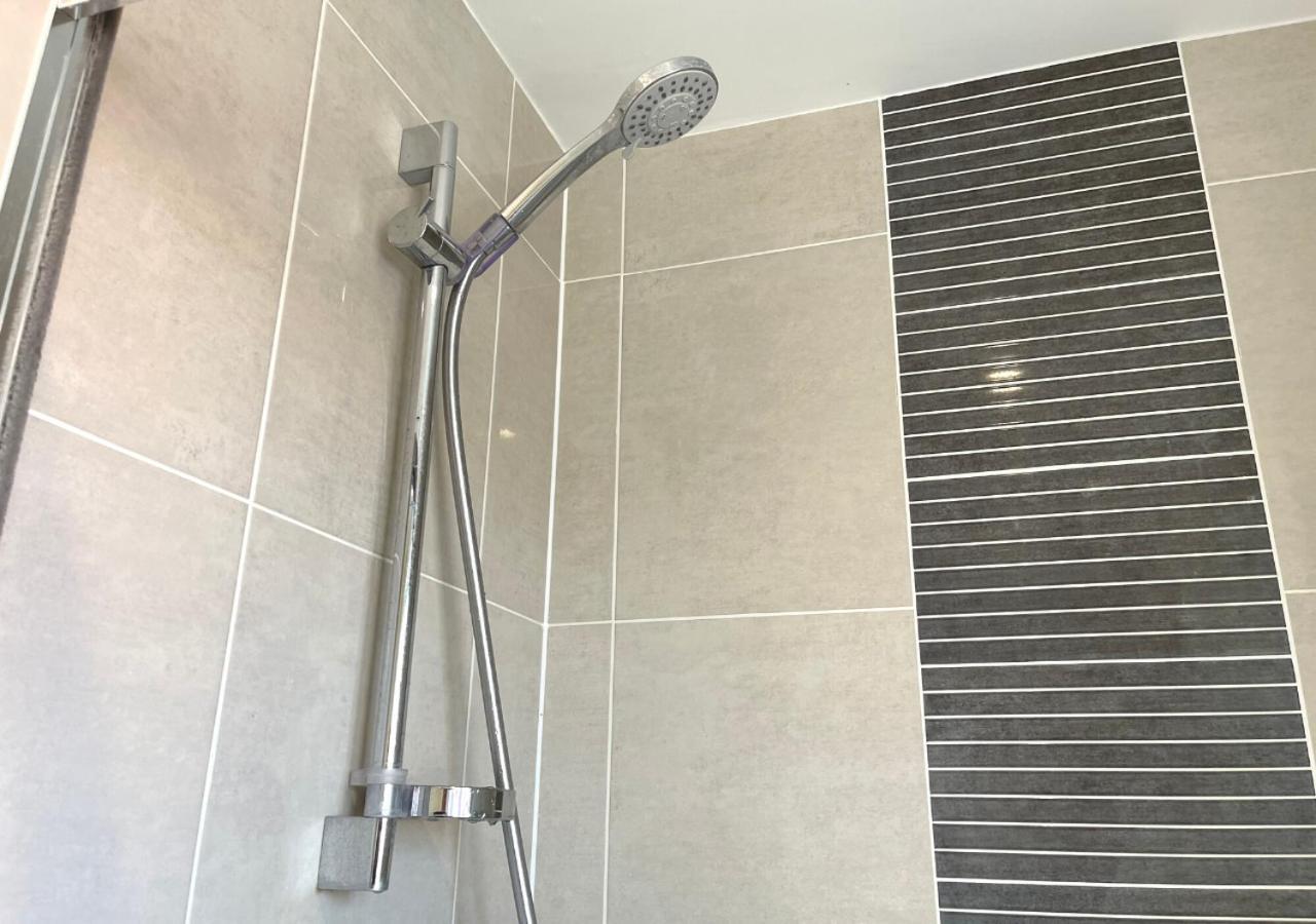 Ashford Holiday Home Sleeps 6 Free Parking Wifi Willesborough Exterior photo