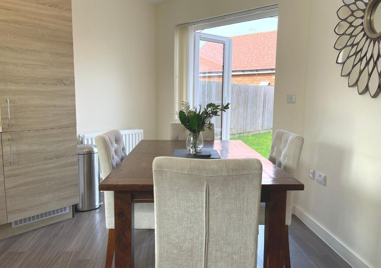 Ashford Holiday Home Sleeps 6 Free Parking Wifi Willesborough Exterior photo